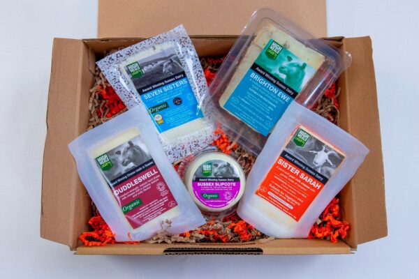 sheep-and-goat-christmas-hamper-1 sheep-and-goat-christmas-hamper-1